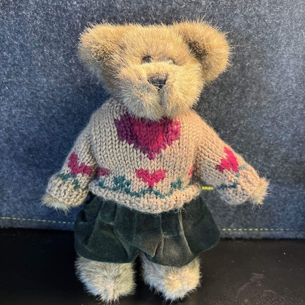 Boyds Bears The Archive Collection Plush‎ 8" Heart Sweater Matthew (Fall 1997)